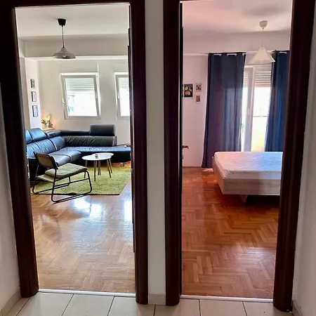 Bright & Cozy Urban * 波德戈里察